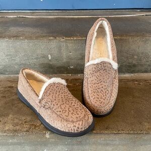 Vionic Lynez Leopard-Print Tan Slip-On Moccasins with Faux Fur Lining